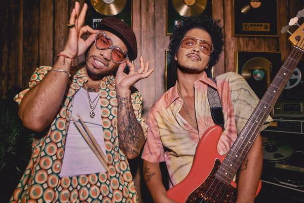 Bruno Mars – Leave the door open