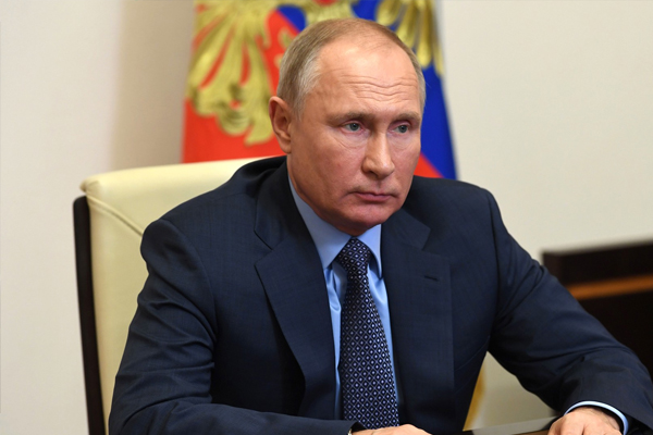 Putin annuncia, bombe su 8 città ucraine